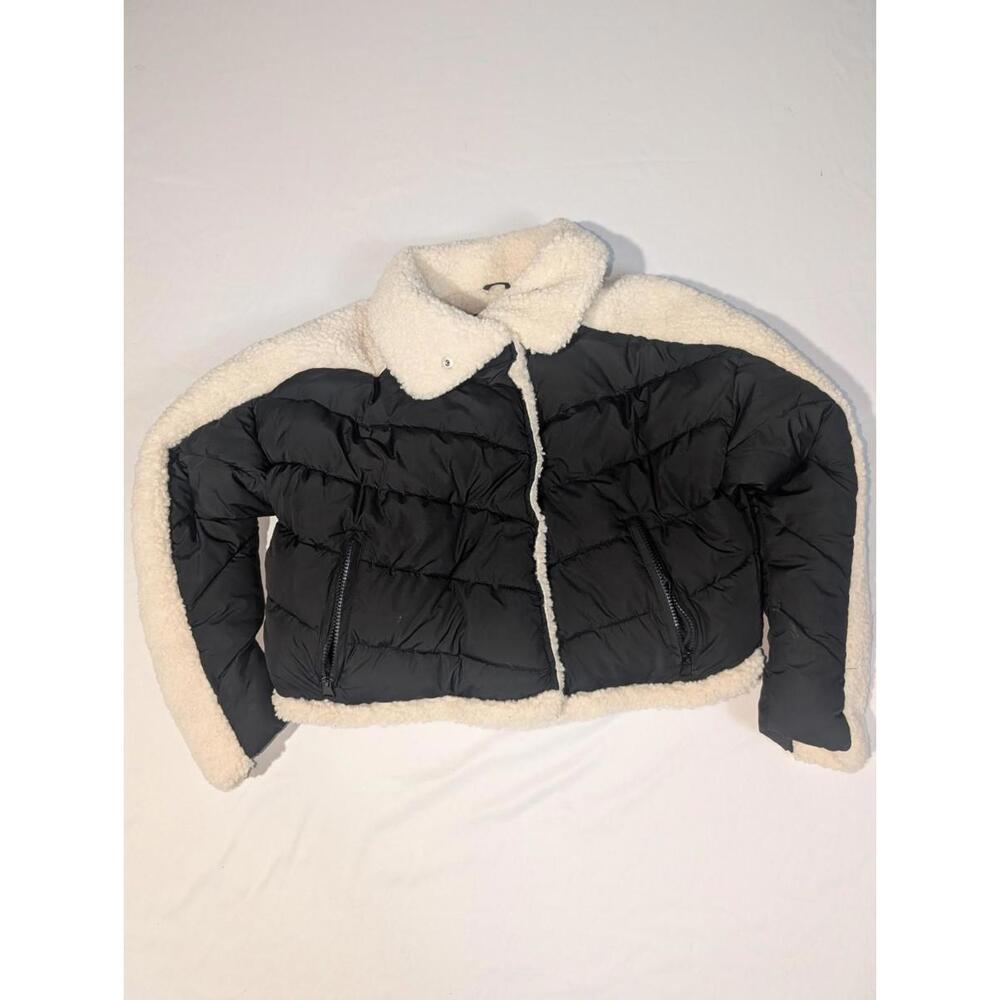 Stitch Fusion Women's Medium Black Cream Sherpa Puffer Jacket Cropped Bomber...